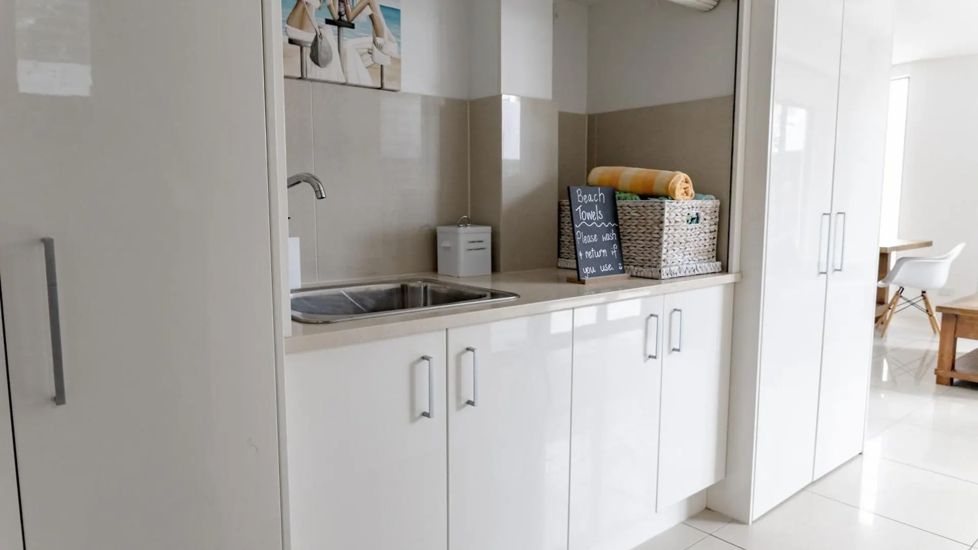 Beach House 4 Brm, 3 Mins Walk To Beach Apartment Alexandra Headland
