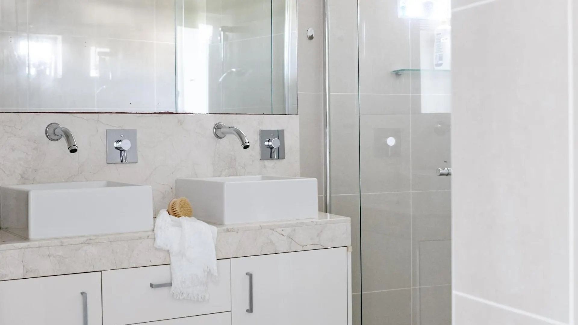 Beach House 4 Brm, 3 Mins Walk To Beach Apartment Alexandra Headland