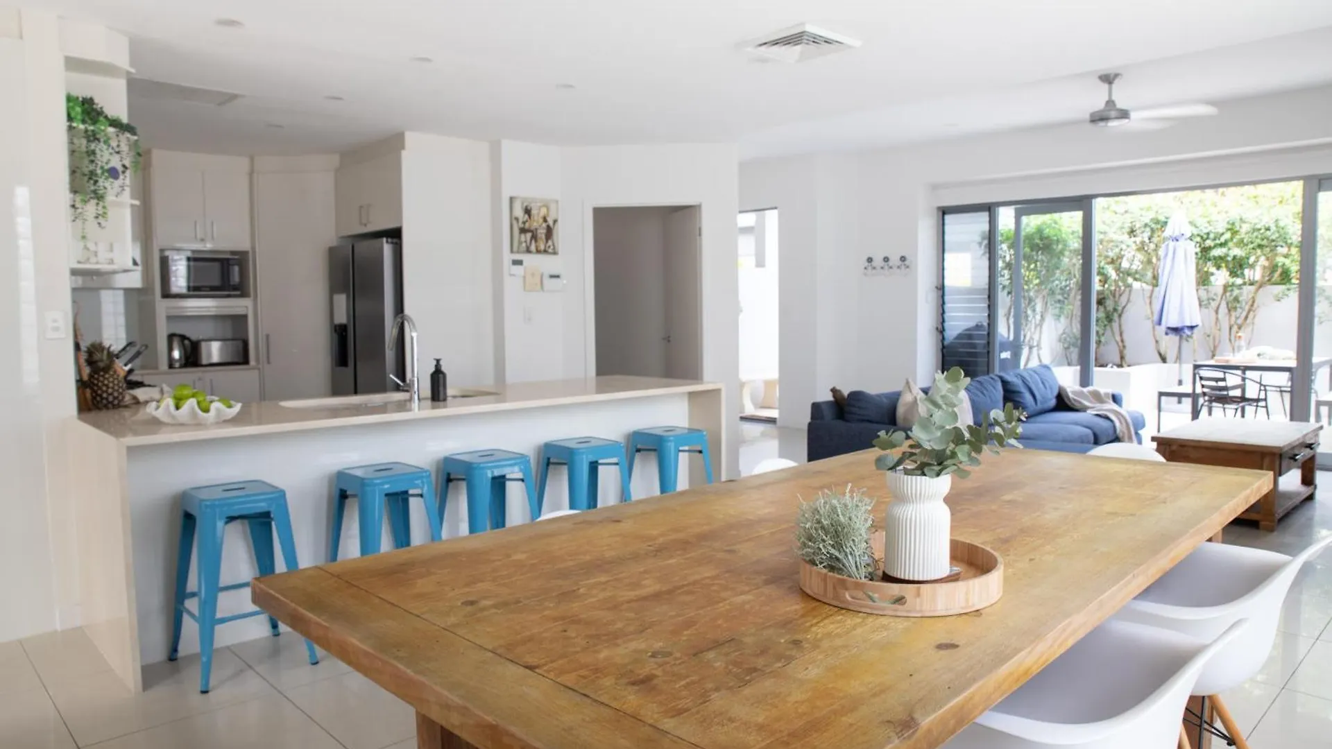Beach House 4 Brm, 3 Mins Walk To Beach Apartment Alexandra Headland