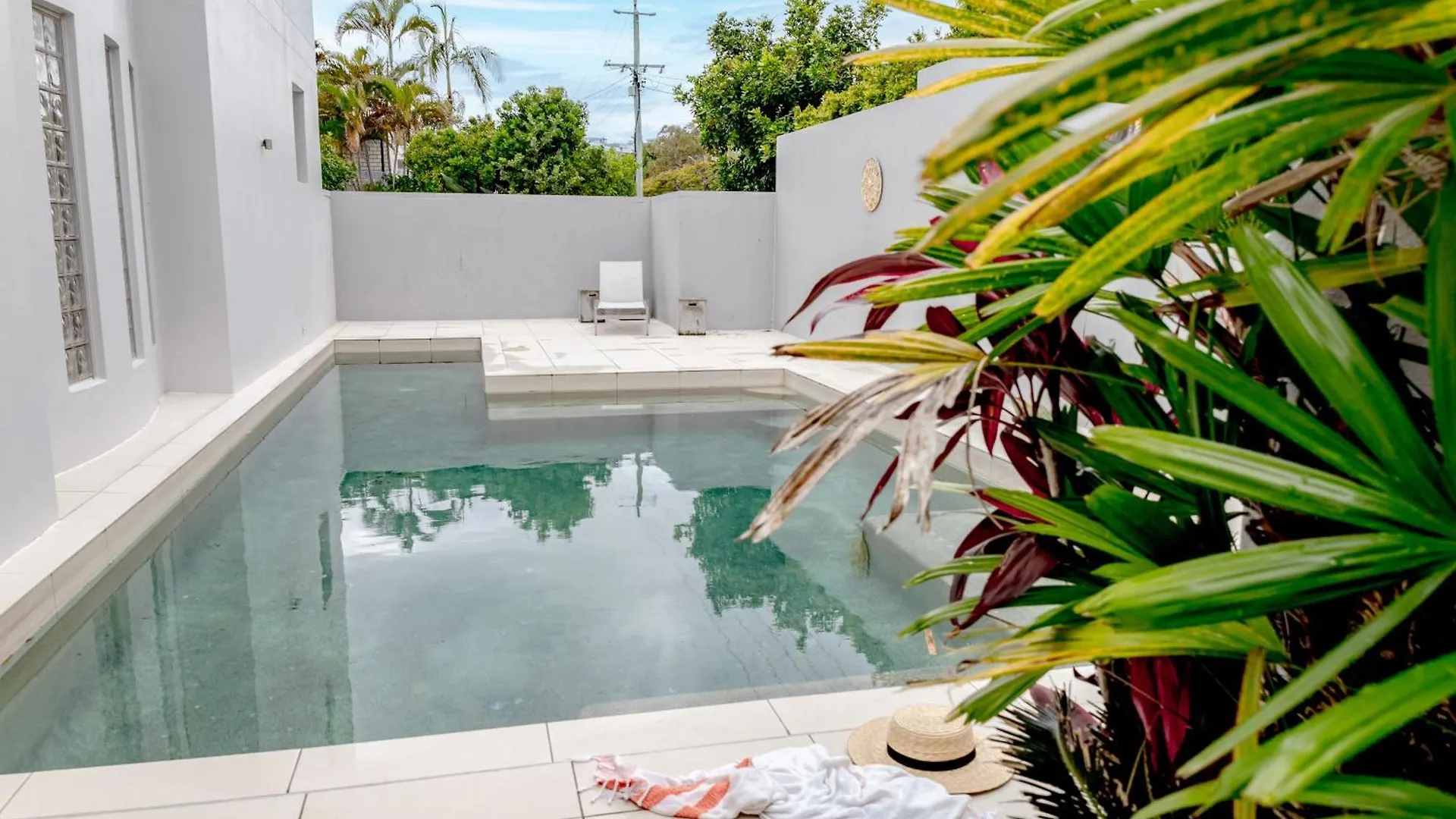 Beach House 4 Brm, 3 Mins Walk To Beach Apartment Alexandra Headland
