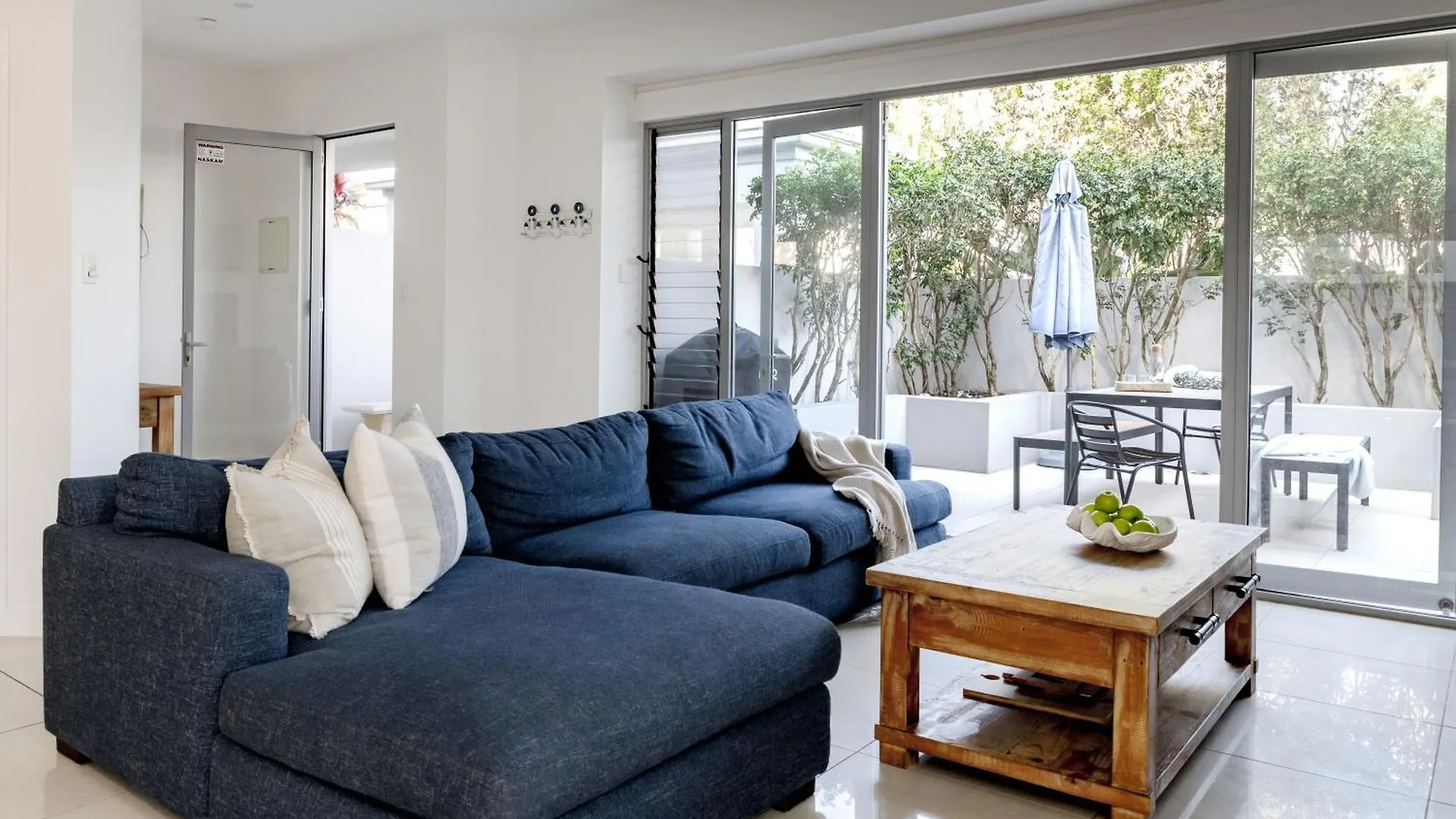 Beach House 4 Brm, 3 Mins Walk To Beach Apartment Alexandra Headland