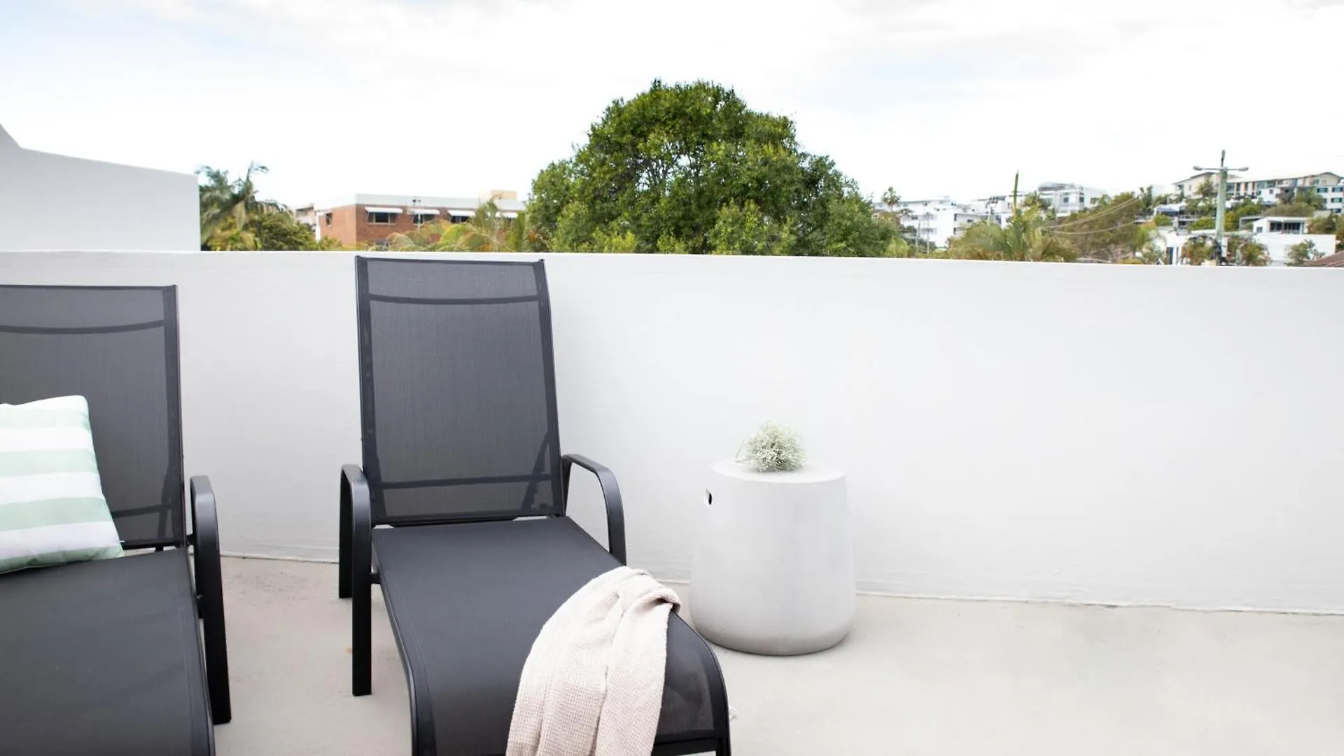 Beach House 4 Brm, 3 Mins Walk To Beach Apartment Alexandra Headland