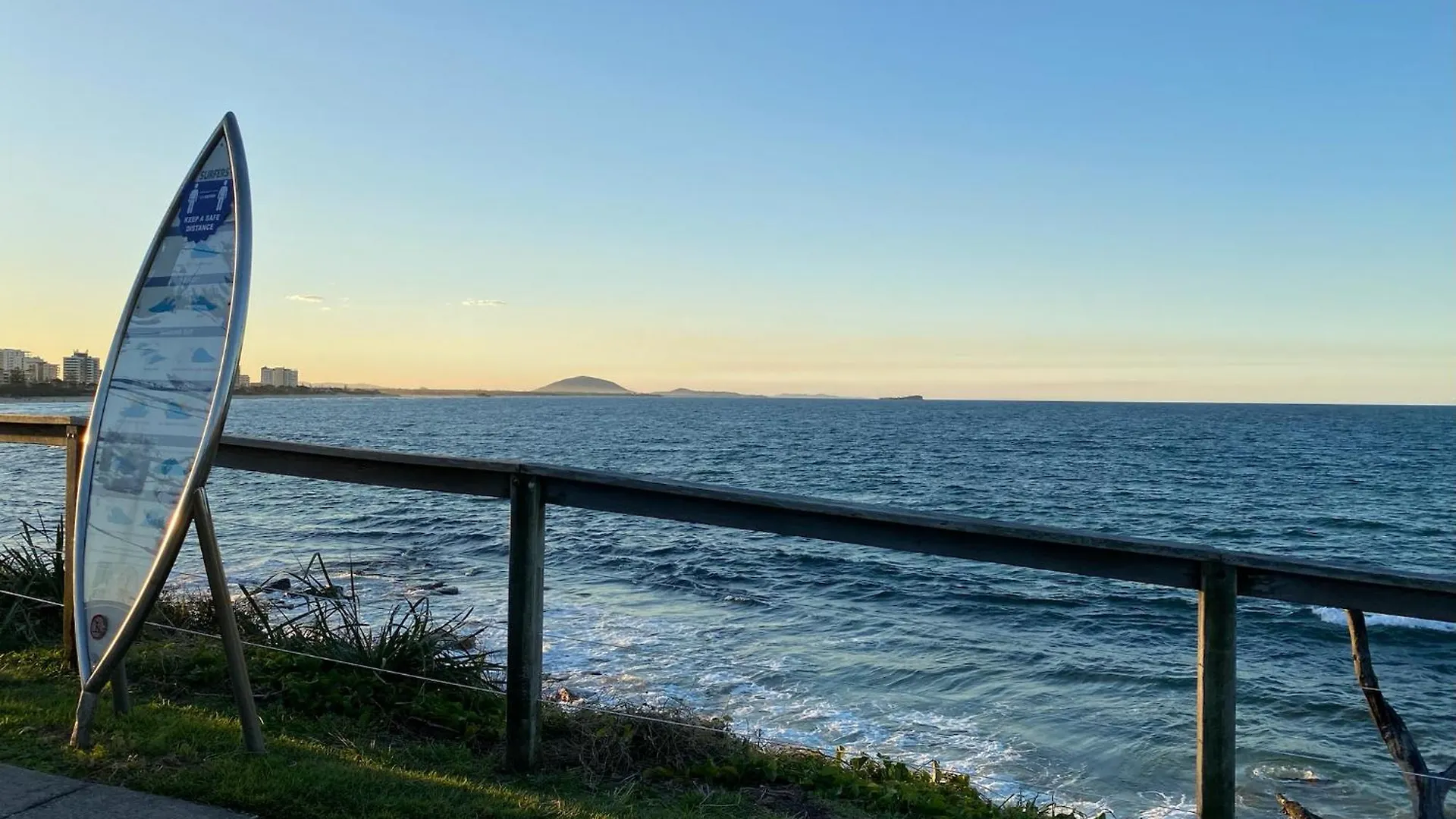 Beach House 4 Brm, 3 Mins Walk To Beach Apartment Alexandra Headland