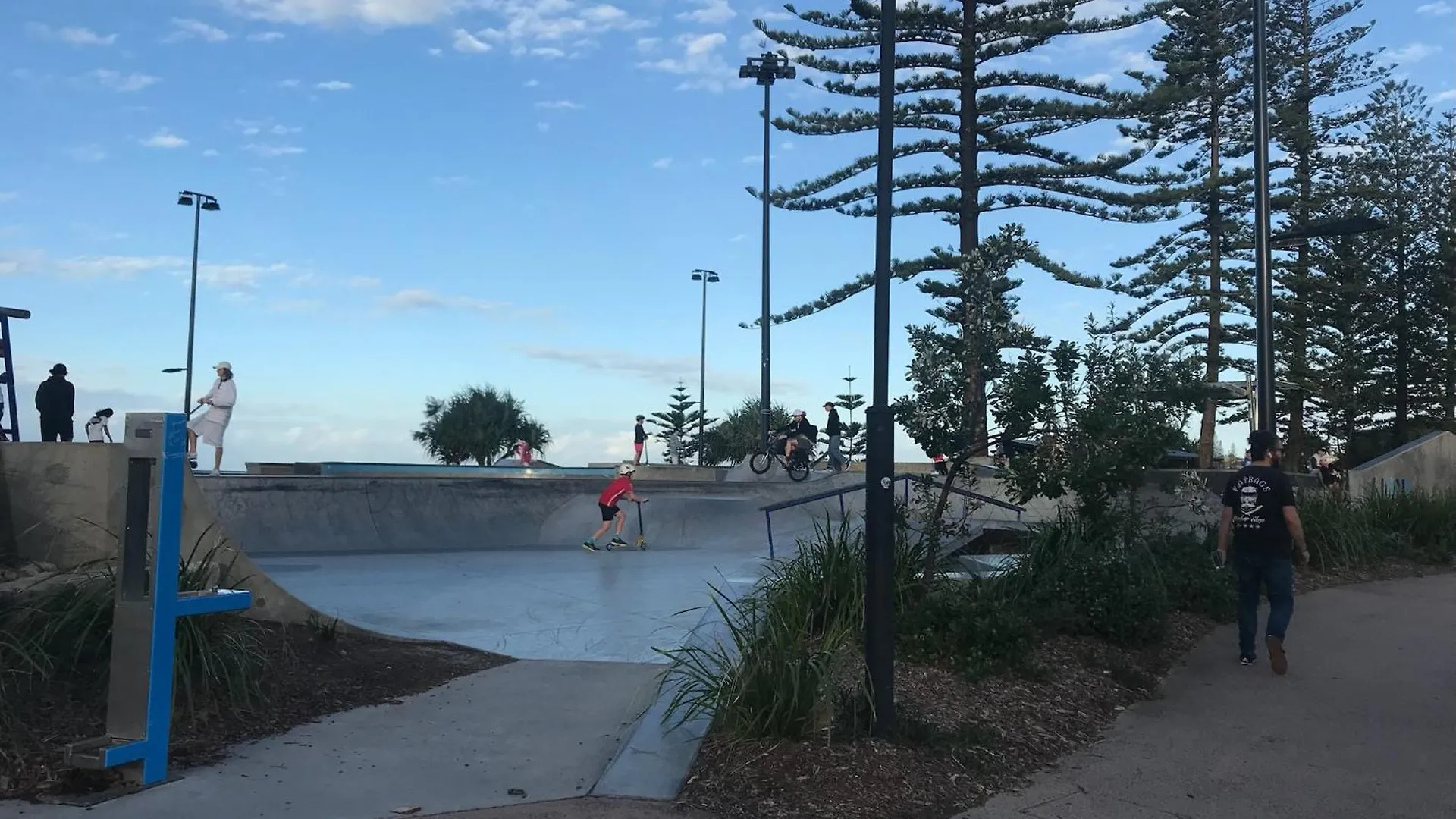 Beach House 4 Brm, 3 Mins Walk To Beach Apartment Alexandra Headland