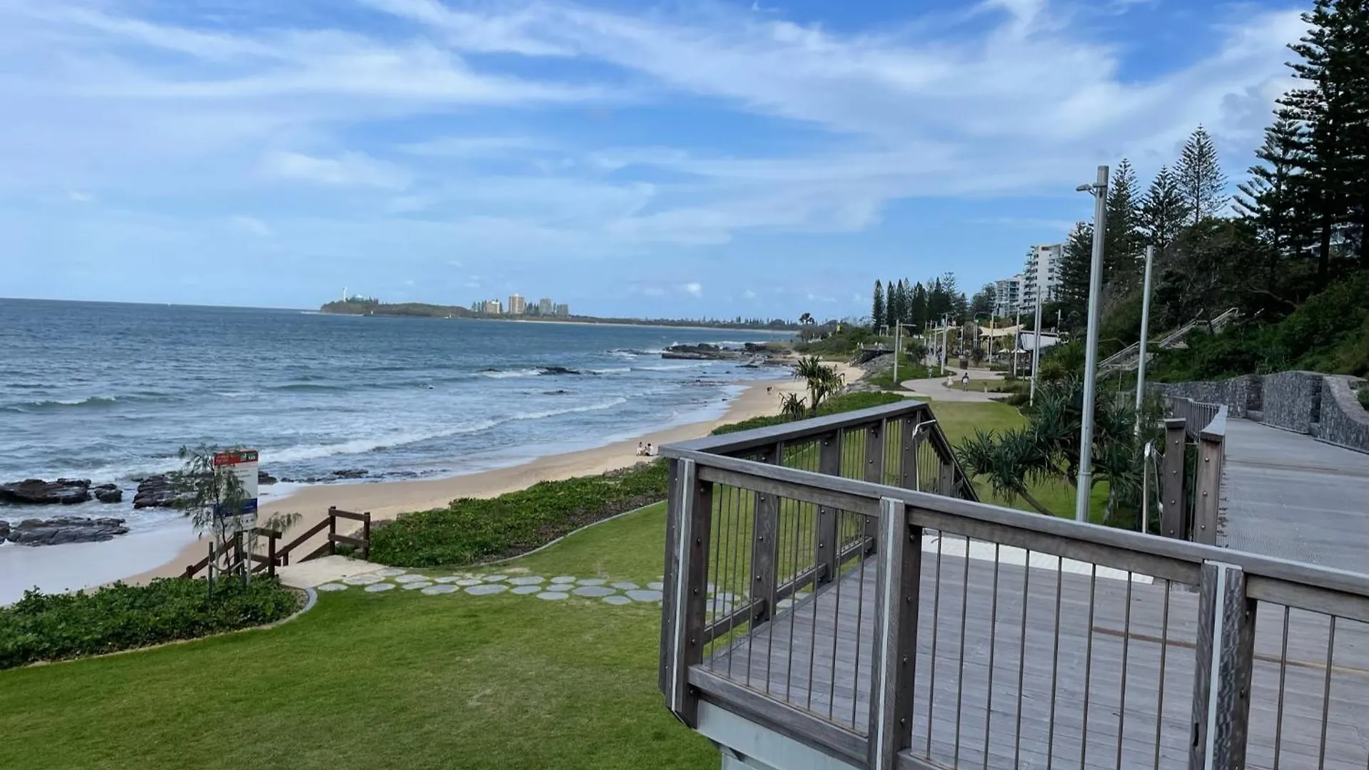 Beach House 4 Brm, 3 Mins Walk To Beach Apartment Alexandra Headland Australia
